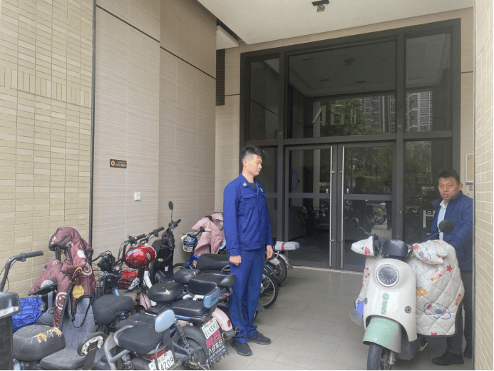 嚴查違規(guī)行為<strong></p>
<p>不銹鋼板廠
</strong>！佛山市電動自行車全鏈條整治行動持續(xù)進行中:不銹鋼板廠
